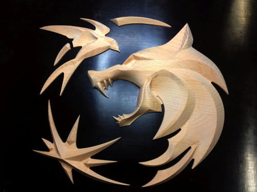 Vyřezávané logo Zaklínače - The Witcher sign