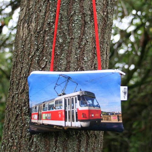KAPSIČKA NA KRK Červená tramvaj — foto 1