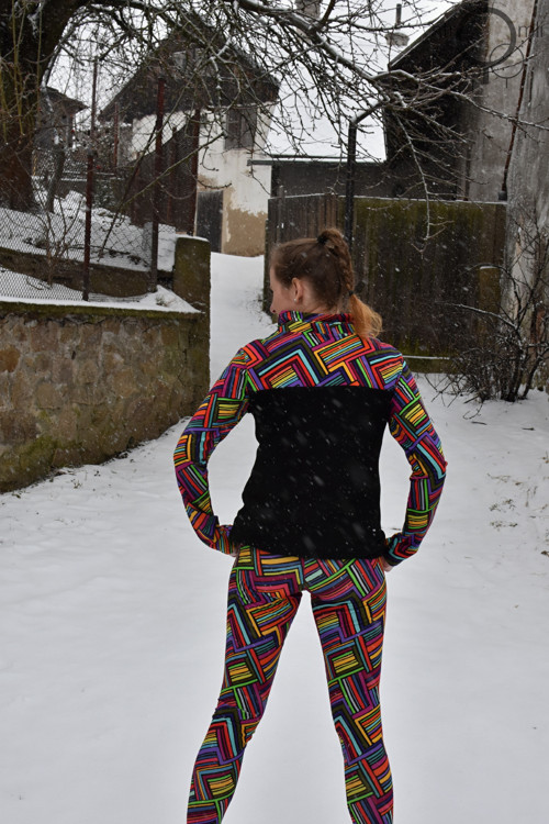 Mikina s barevným límcem, vel. L — foto 1
