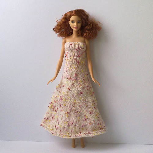 Oblečky pro Barbie - šaty — foto 1