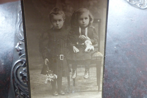 Sestřičky ...stará kabinetní fotografie
