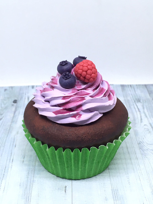 Dekorace cupcake-minidortík s lesním ovocem