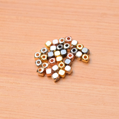 Kostičky - 4mm - 30 kusů - mix — foto 1
