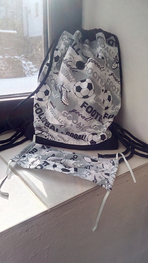 Batůžek (nejen) pro fotbalisty zatahovací