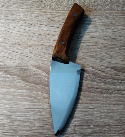 Nerezový nůž s dřevěnou rukojetí - akce