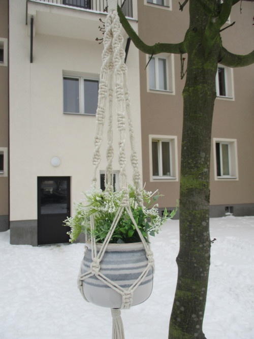 Závěsný květináč — foto 1