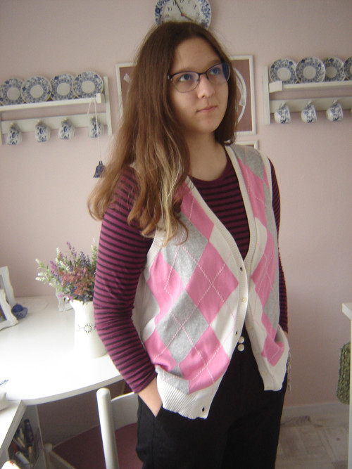 Růžovobílá vesta — foto 1
