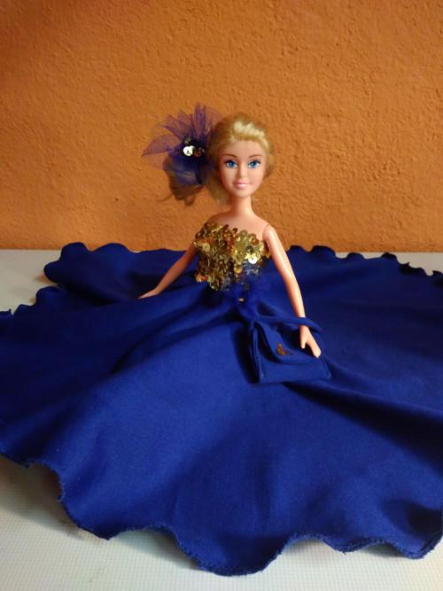 Večerní šaty pro Barbie - KRÁLOVSKY MODRÉ — foto 1