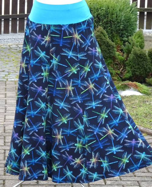 Dlouhá sukně -vážky
