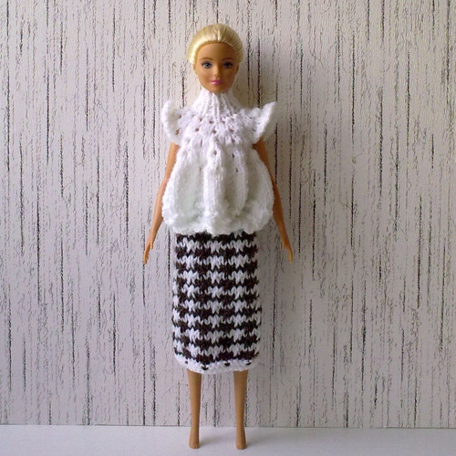 Oblečky pro Barbie - tričko, sukně — foto 1