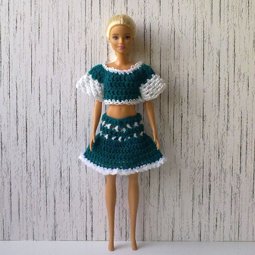 Oblečky pro Barbie - triko, sukně — foto 1