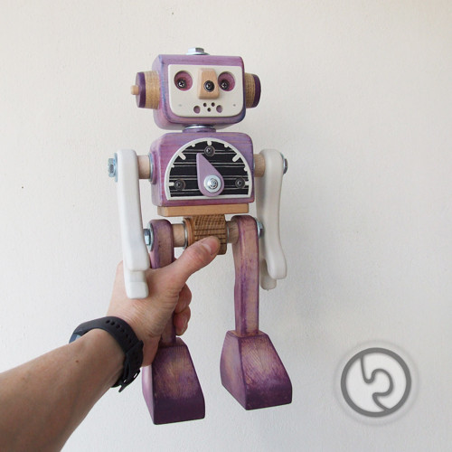 Dřevěný ROBOT Fialový — foto 1