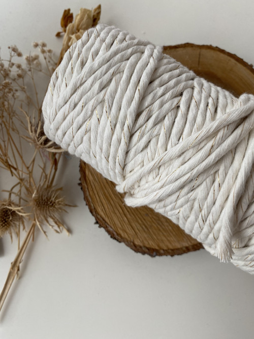Bavlněná macrame šňůra - 5mm režná se zlatou