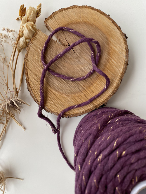 Bavlněná macrame šňůra - 5mm fialová se zlatou