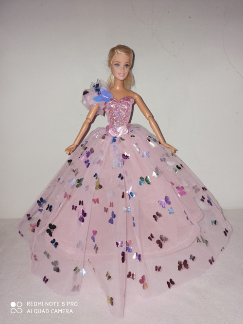 Šaty pro Barbie — foto 1