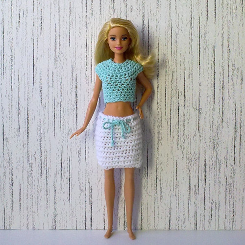 Oblečky pro Barbie - tričko, sukně — foto 1