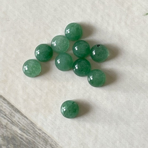 Avanturin zelený kabošon kruh / 4mm