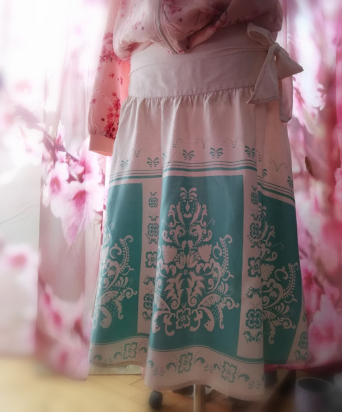 Kolová folk sukně — foto 1