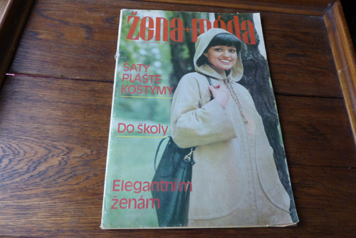 Časopis Žena a móda, číslo 9/1977, střihy!