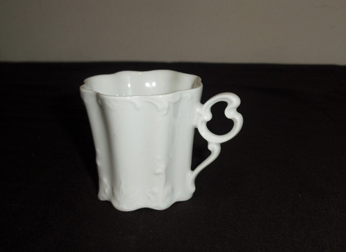 Starožitný porcelánový HRNEČEK, malý ŠÁLEK