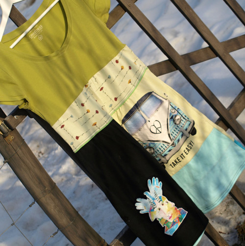 Upcycled šaty peace — foto 1