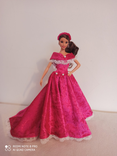 Šaty pro Barbie — foto 1