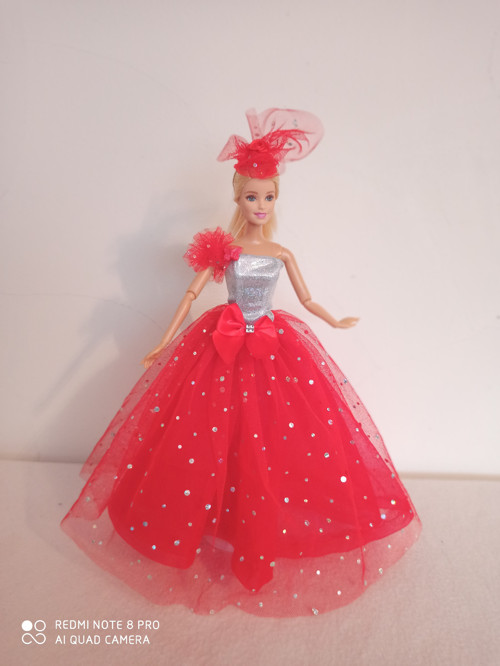 Šaty pro Barbie — foto 1