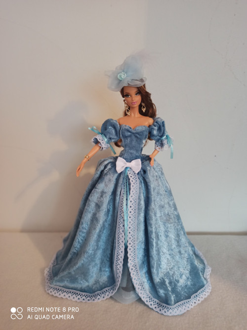 Šaty Barbie — foto 1
