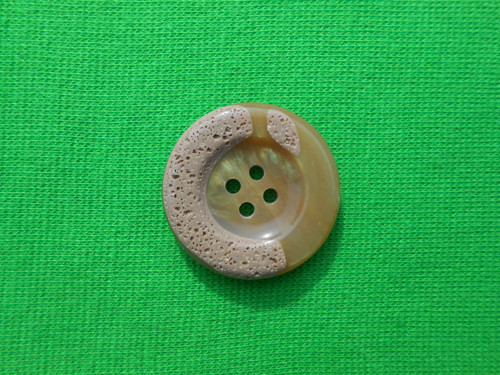 Plastový knoflík malý č.4/1 vel.36 - 2.3 cm