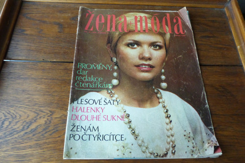 Časopis Žena a móda, číslo 12/1975, střihy!