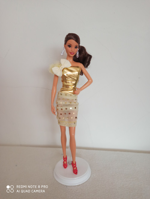 Šaty pro Barbie — foto 1