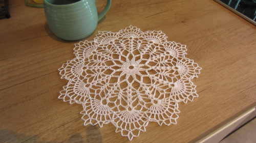 Háčkovaná dečka sněhobílá - 25cm — foto 1