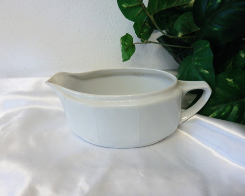 Porcelánový omáčník-sosírka