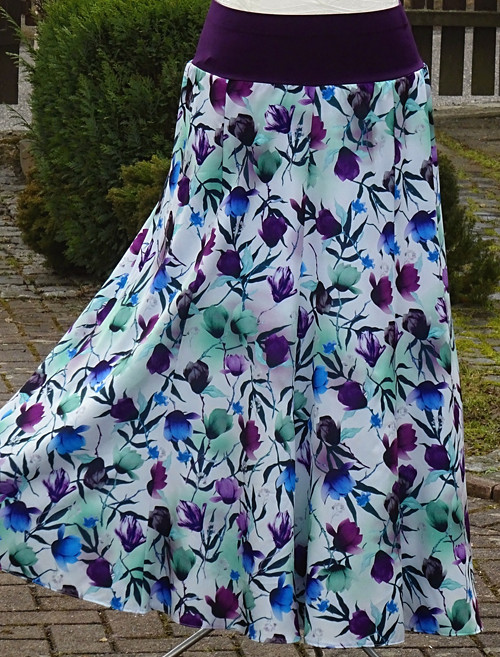 Dlouhá hedvábná sukně -fialový květ-výprodej