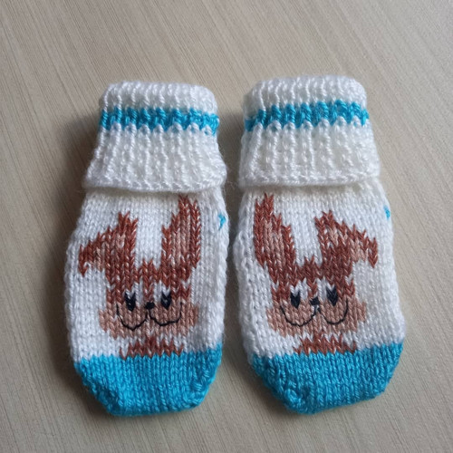 Dětské pletené ponožky s vyšíváním