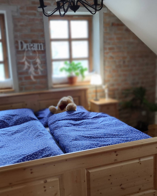 Modré povlečení s drobnými lístečky — foto 1