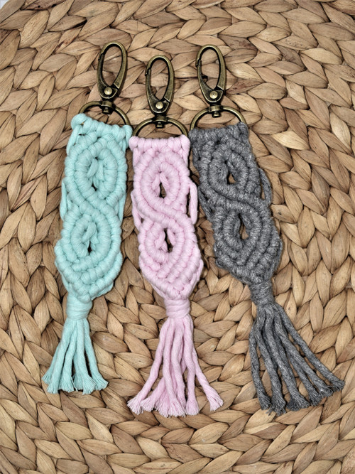 Macramé klíčenka — foto 1