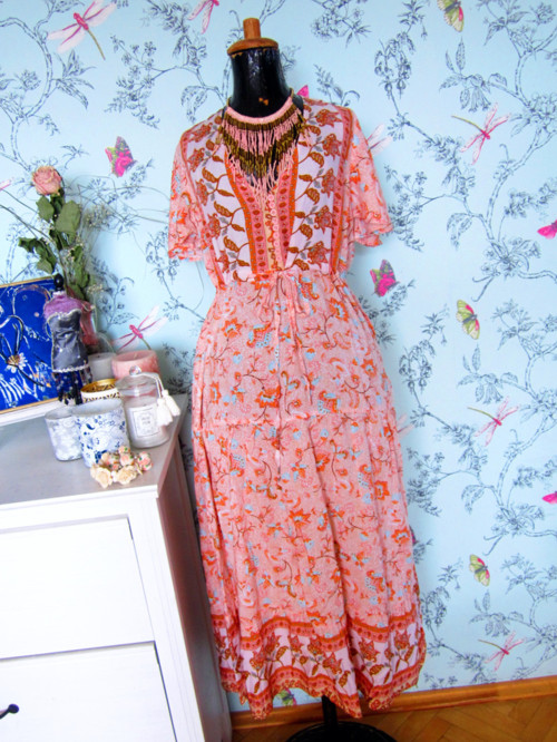 Šaty boho vzory pastelové, plnoštíhlé — foto 1