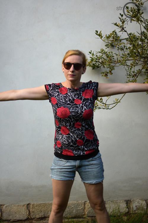 Černé plné růží, vel. M — foto 1