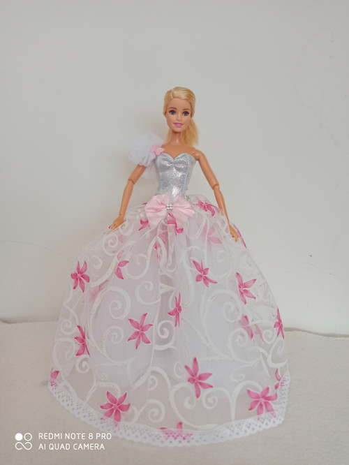 Šaty pro Barbie — foto 1