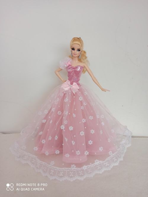 Šaty pro Barbie — foto 1