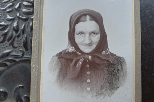 Stařenka...stará kabinetní fotografie