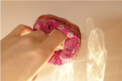 Růžová ethno gumička scrunchie — foto 1