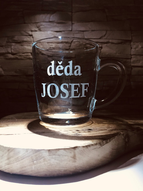 Pískovaný hrníček "děda" se jménem
