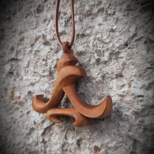 Třešňový ornament
