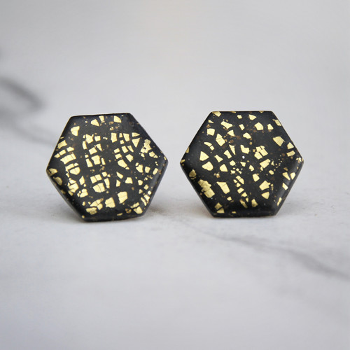 Černo-zlaté hexagony, fimo pecky — foto 1