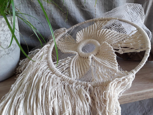 Autorské macramé " Květ v kruhu "