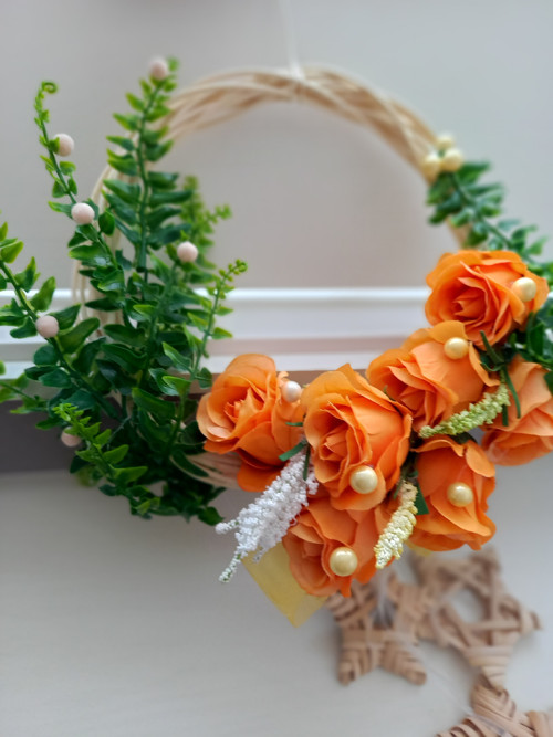 Věneček z pedigu a růží , průměr 25cm
