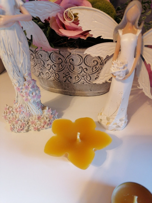 Svíčka z včelího vosku plovoucí lotus