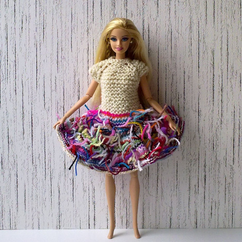 Oblečky pro Barbie - šaty